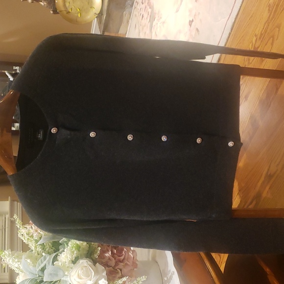 Nwt Tahari cashmere dark gray sweater with pearls buttons - Picture 3 of 12